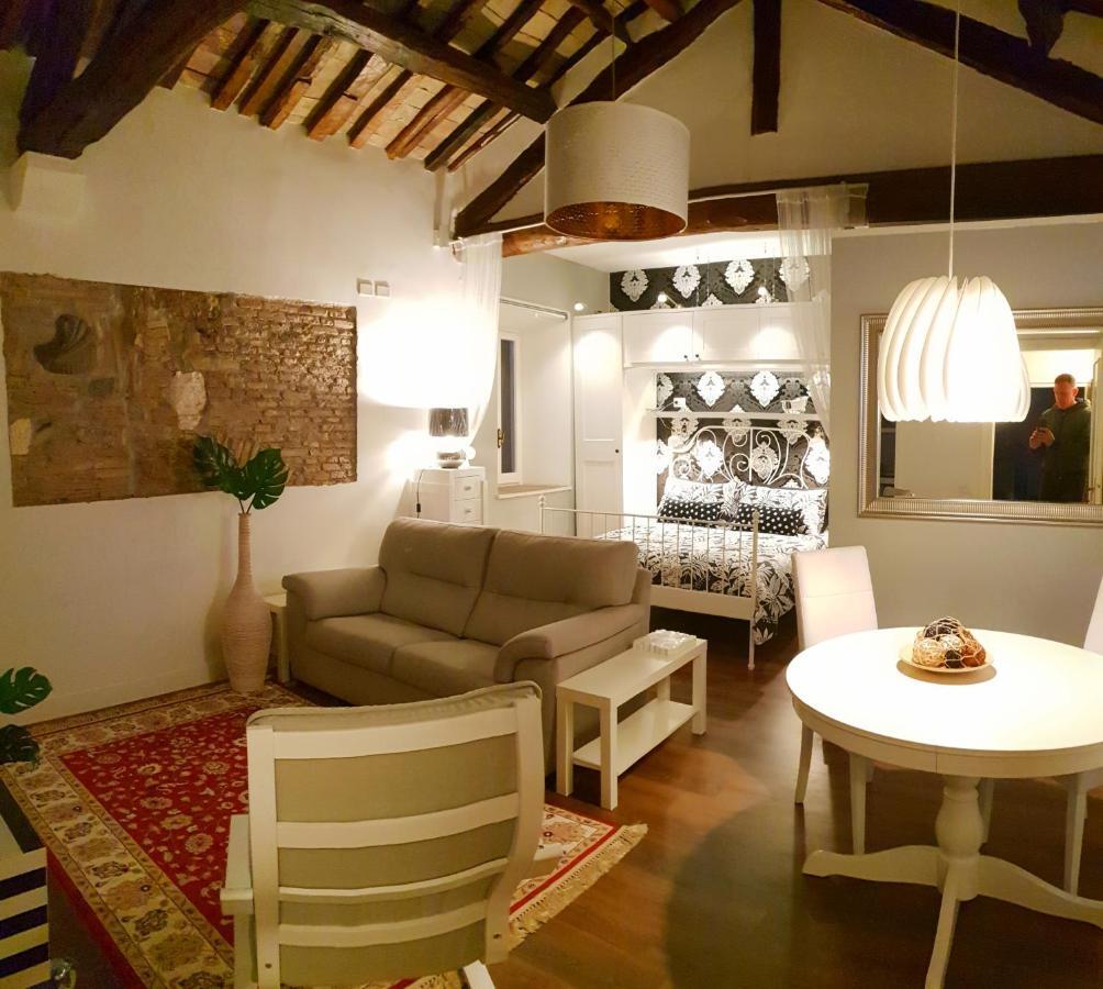 オスティア・アンティカ La Casa Nel Castelloヴィラ エクステリア 写真